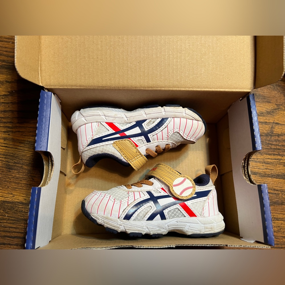 ASICS boys contend 6 School Yard baseball sneakers size 5c B1G1 50% off